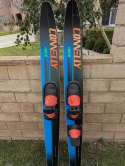 Connely Water Skis