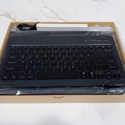 💵 $5 – Brand New Wireless Keyboard (with Charging Cable)
