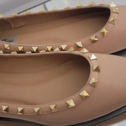 Valentin Rock Stud Flat Shoes Nude Beige 