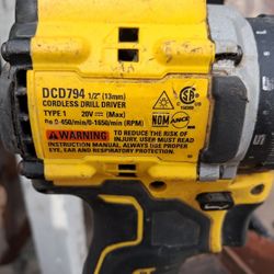 Dewalt Driver And 20 V 8ah XR 