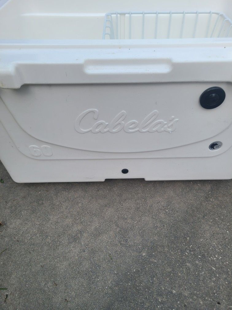 Cabela's Polar Cap Equalizer 60-Quart Cooler