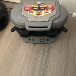 Breakfast sandwich maker