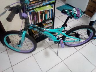 Bicicleta de nina( nueva)