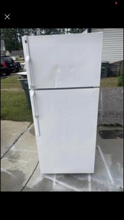 Extra garage refrigerator with ice maker