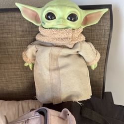 Baby Yoda 