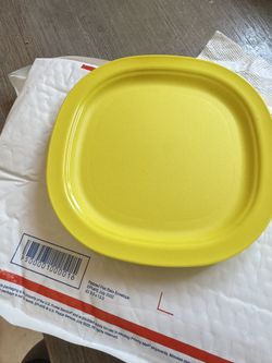 Tupperware Plates