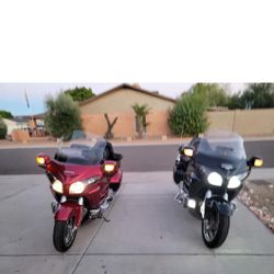 2023 Black Goldwing GL1800 Tour Automatic DCT (w/o Airbags)