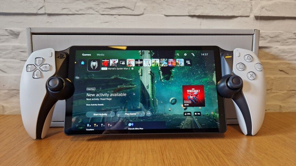 PLAYSTATION PORTAL W CASE
