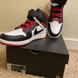 Air Jordan 1 Hi Flyease