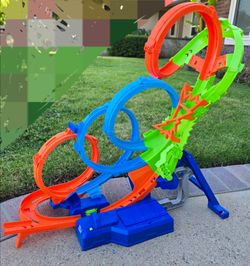 Hot Wheels Action 4 Loopings Crash Danger