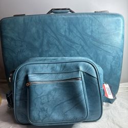 Vintage American Tourist Luggage Set