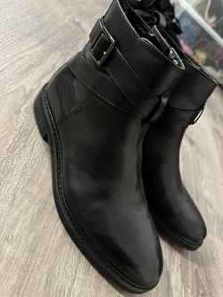 Brand new Steve Madden men’s Leather Chelsea Boots (9.5 Runs Large)