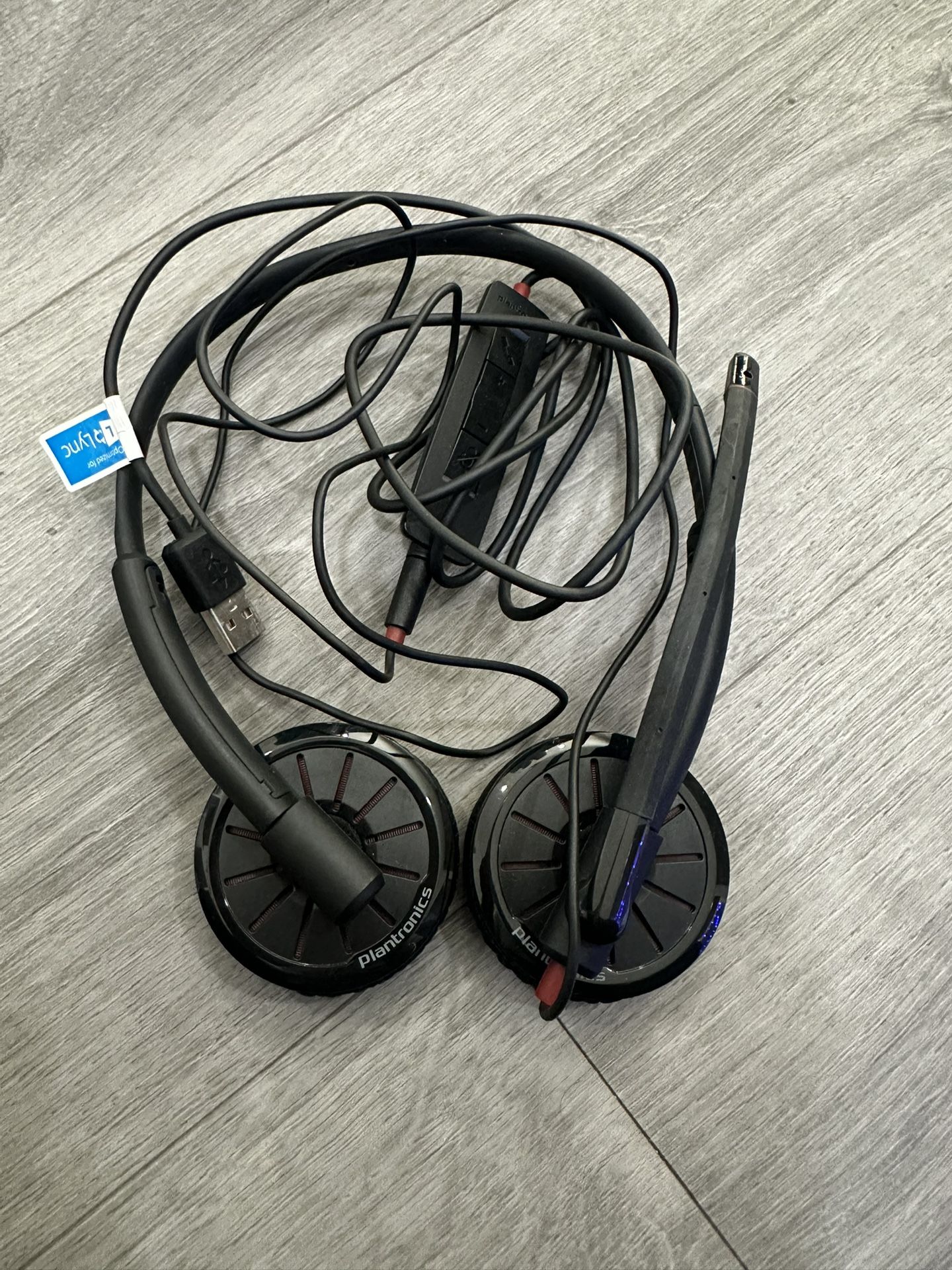 Plantronics USB headset with microphone. Brand New