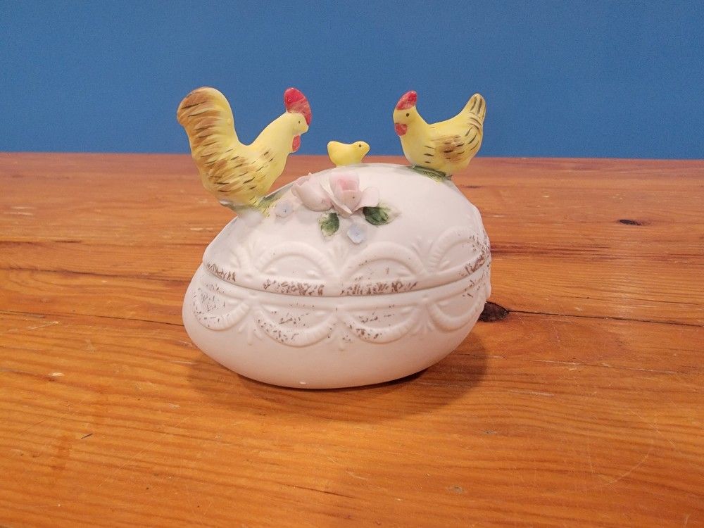 Vintage Porcelain Rooster, Hen, & Chicks Egg ShapedTrinket Box ~ Made in Japan
