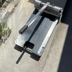 **tile saw**