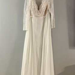 David’s Bridal Long Sleeve Plunge Lace Chiffon Wedding Dress-New