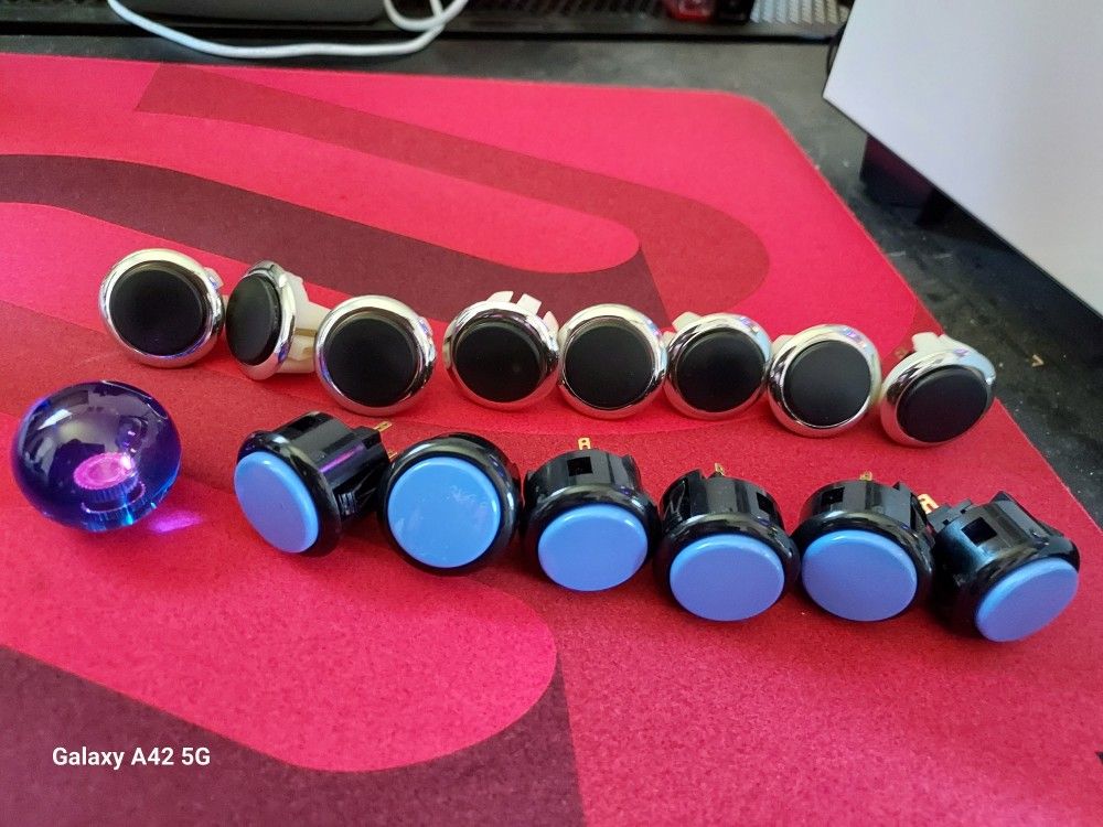 Hori Hayabusa Buttons (8pc) And Sanwa Silent Gen 2 (6pc) Balltop Free