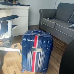 Tommy Hilfiger 21" Carry On Luggage 