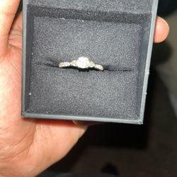 14k White Gold Diamond Ring