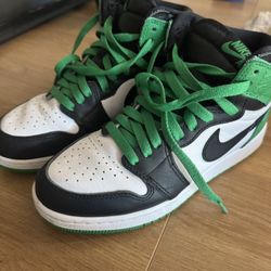 Jordan 1 Mid 