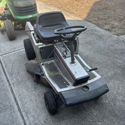 Craftsman riding lawnmower