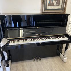 Superb Mint Condition Yamaha YUS Upright Piano