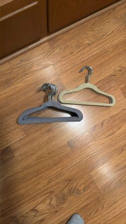 Velvet Kids Hangars