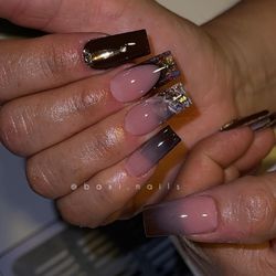 Nails 