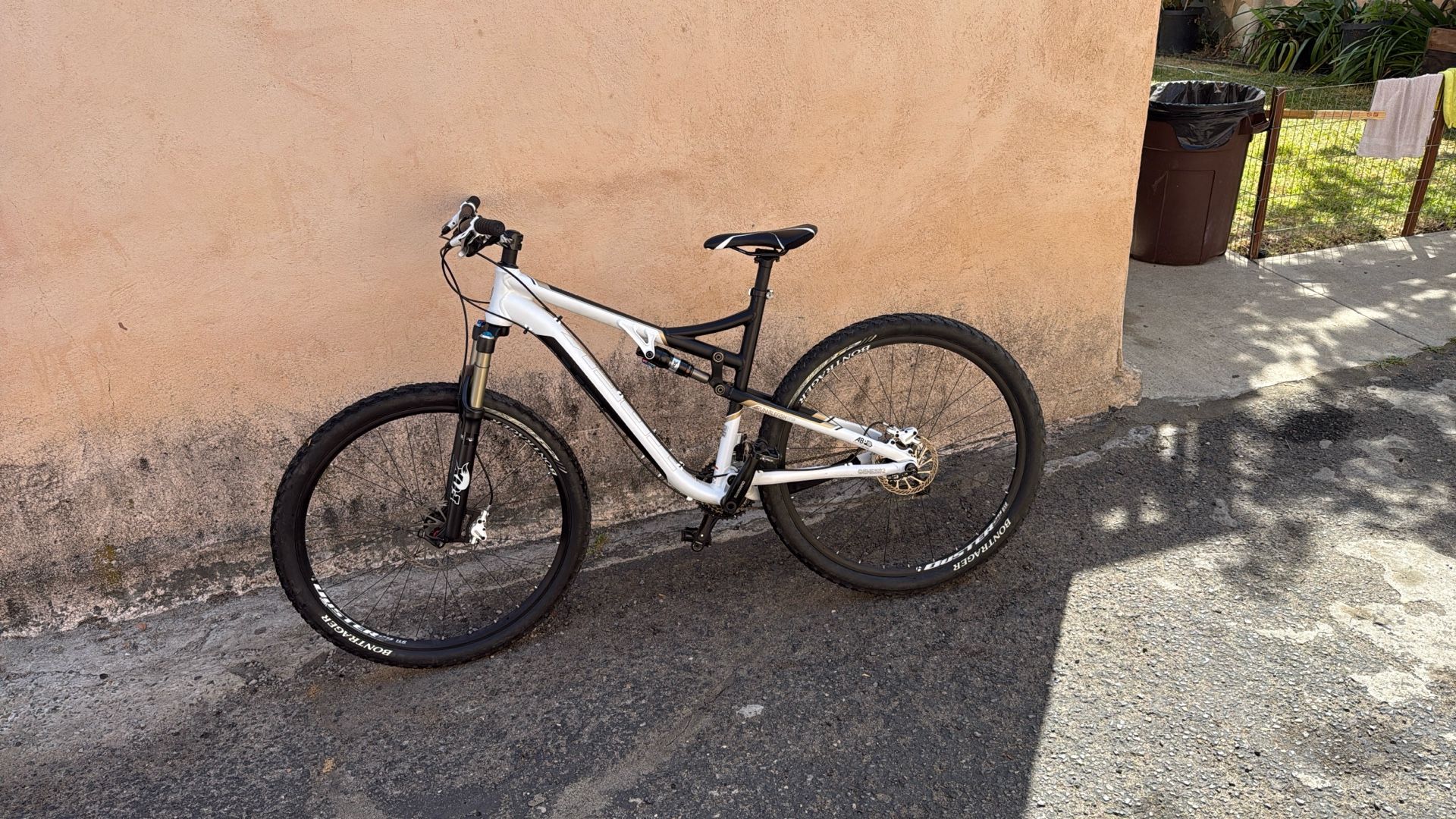 TREK BIKE