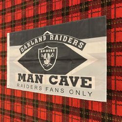 Brand New Oakland Raiders THROWBACK Banner Flag 