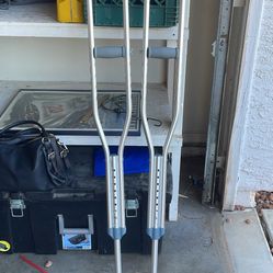 Crutches 