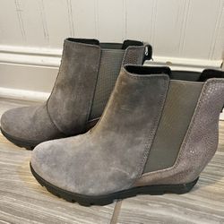 Sorry Joan Of Arctic Chelsea Boots Girls Size 4 