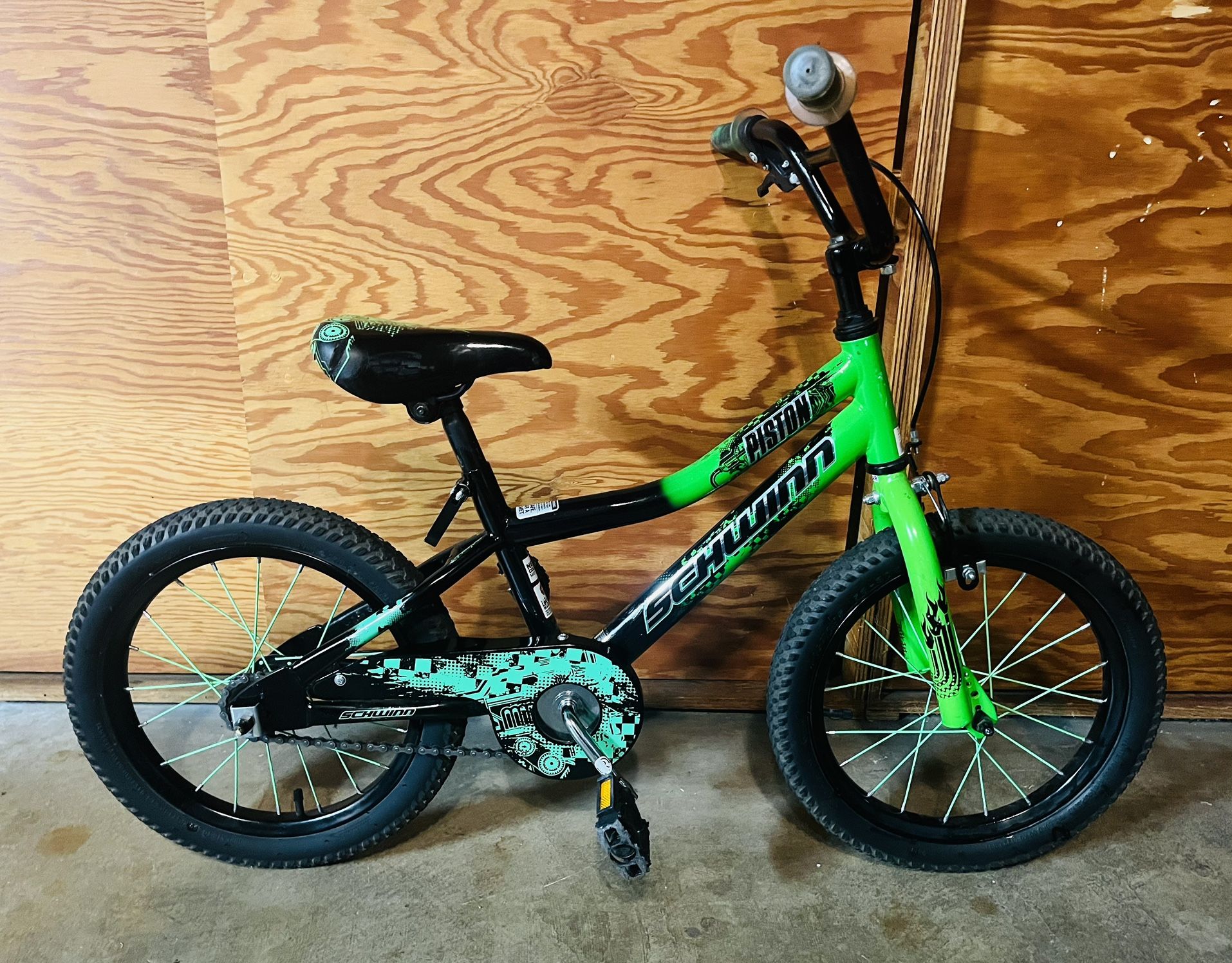 Schwinn Piston 16-inch Kid's Bike (ND) - Excellent Condition