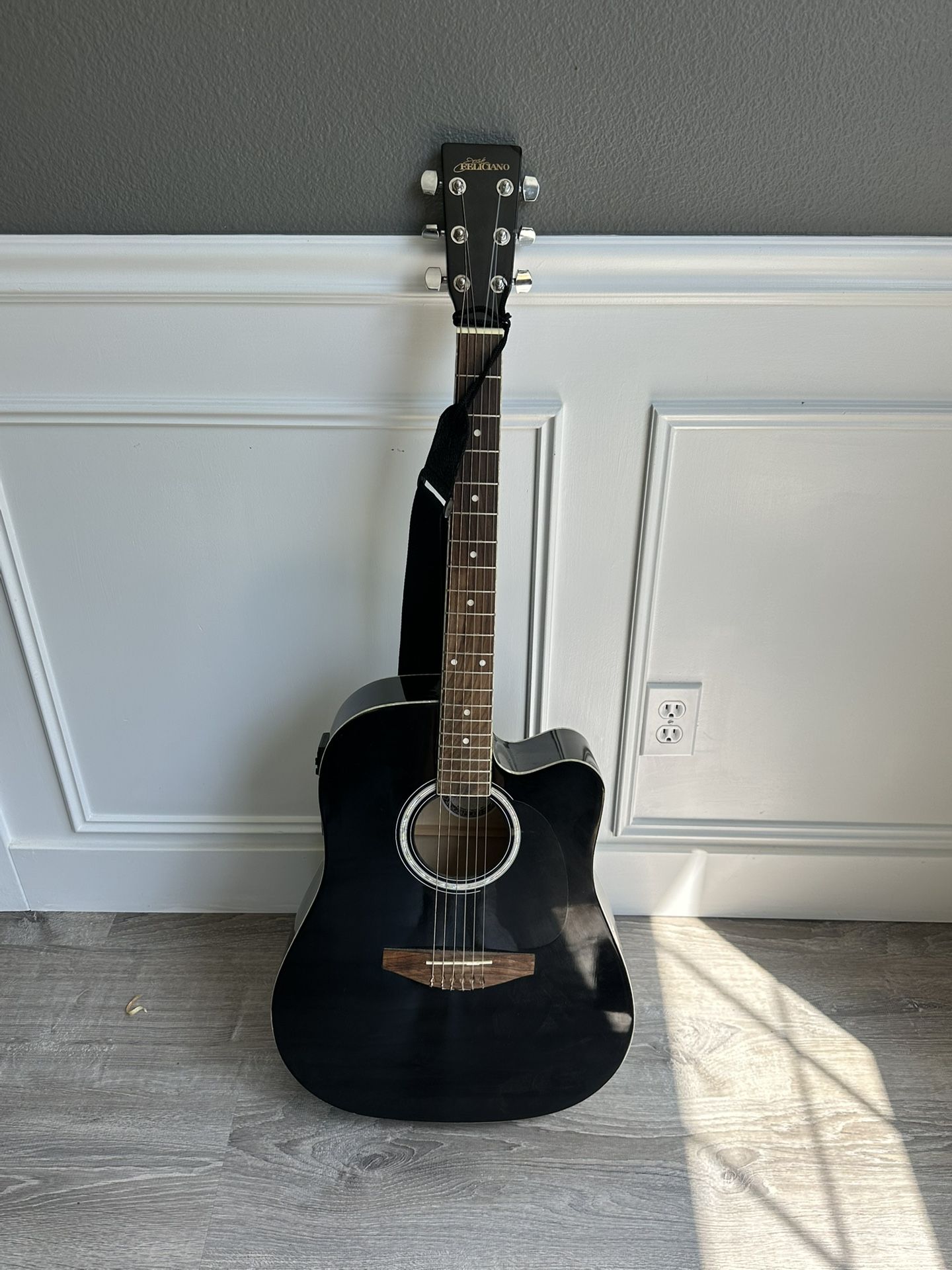 Guitar In Great Condition 
