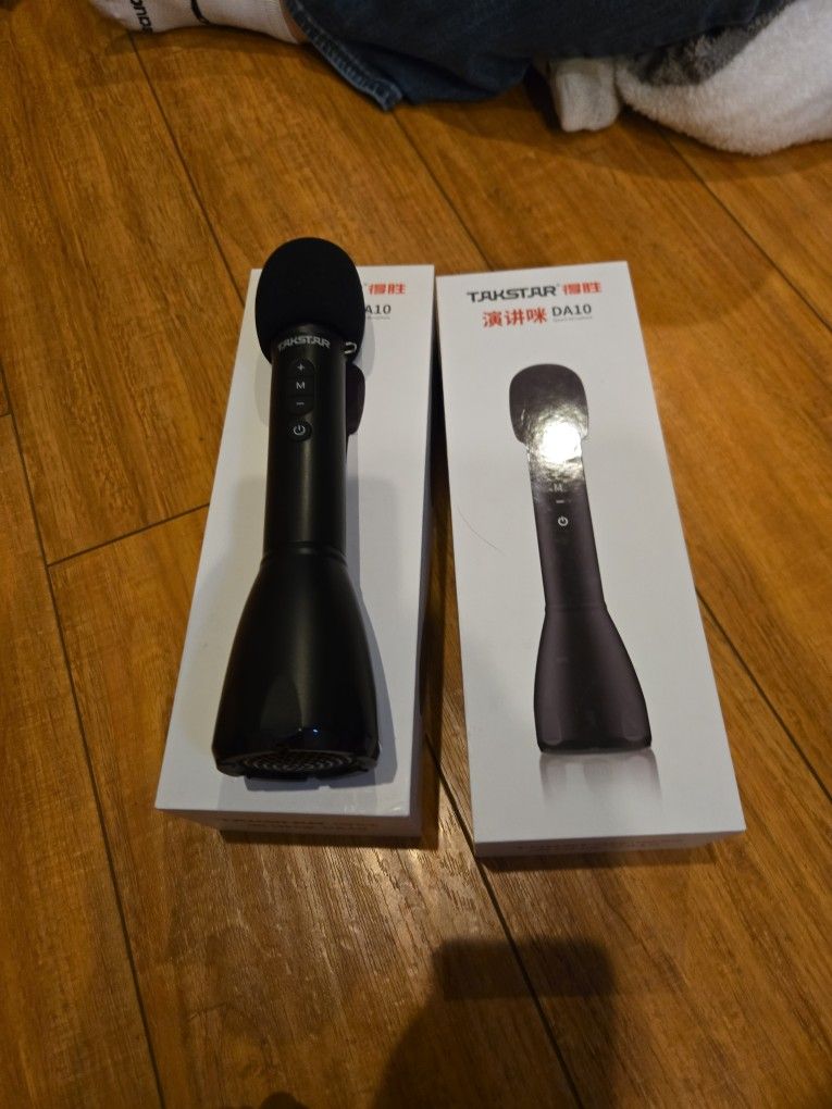 2 Microphones