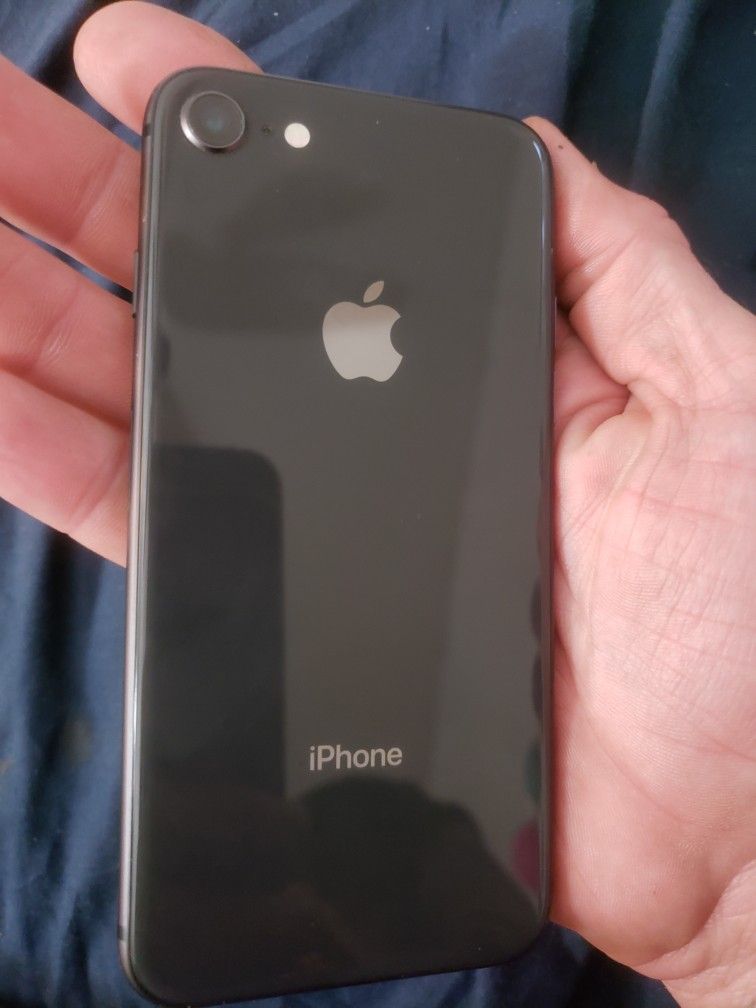 iPhone 8 - New reconditioned Unlocked In Box 