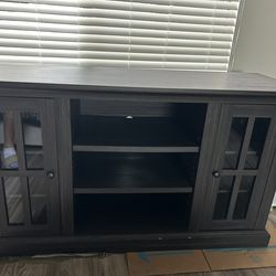 Entertainment center