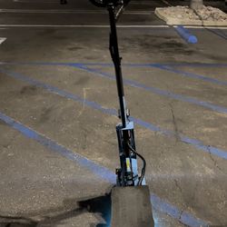 GT08 electric scooter