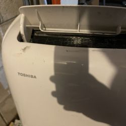 Toshiba Portable Ac Unit Like New 