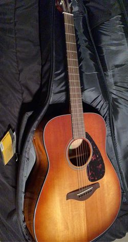 Yamaha 6 String guitar