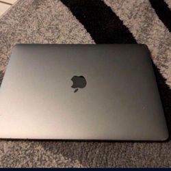 Apple MacBook Pro 2020 Touch Bar i7 1tb Like New 
