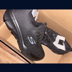 Men’s Sketchers 9.5 Relaxed Work Shoes 