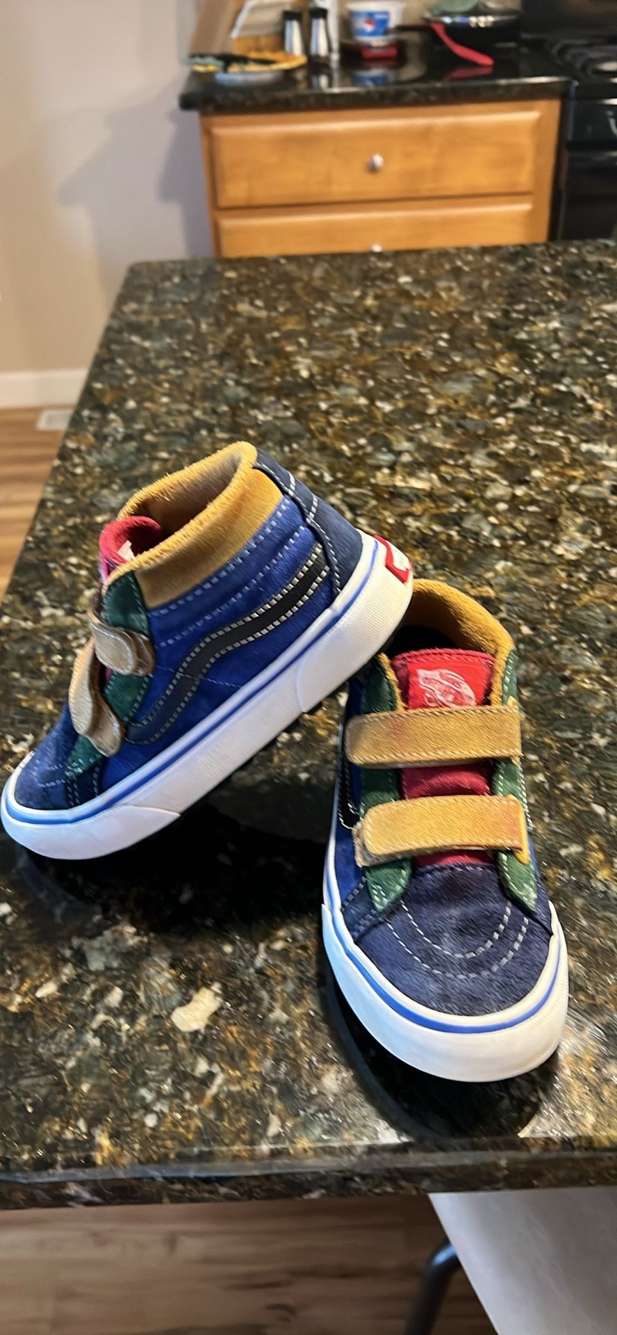 Boys Vans Shoes Size 13.5