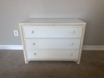 Dresser Stand