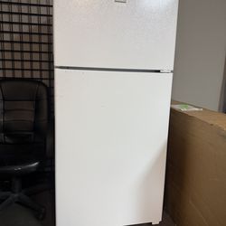 Top Freezer Refrigerator in White