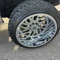 33x12.5r22