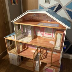 Barbie houses and accessories