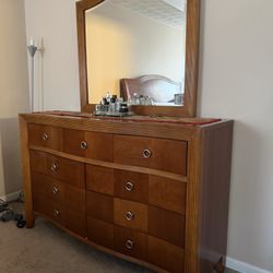 Dresser Table With Mirror (9 Drawers)