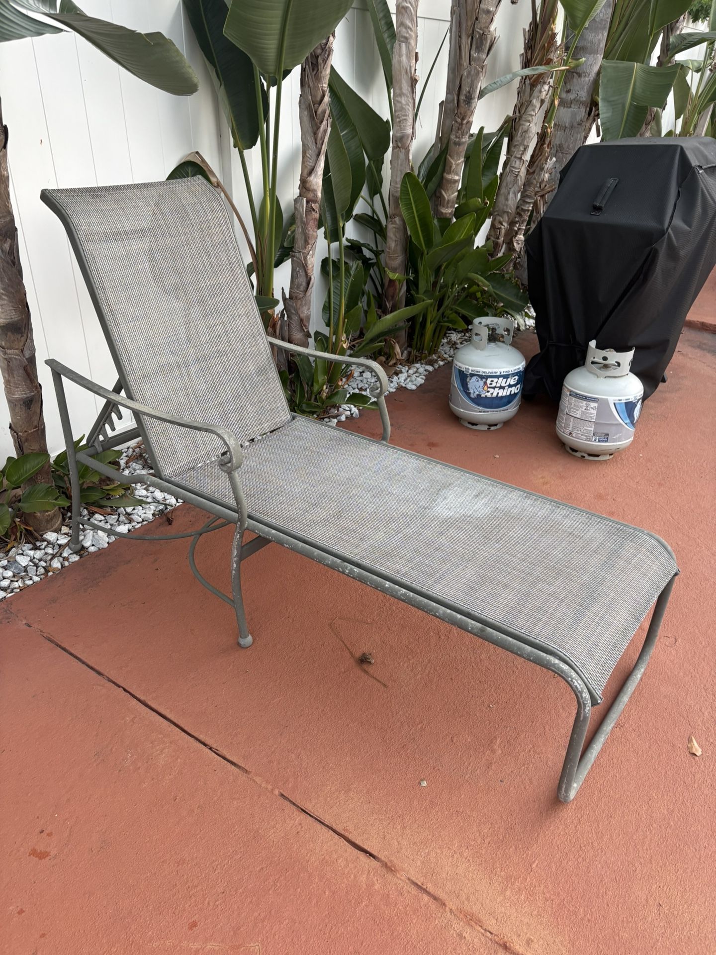 Pool Or Patio Lounge Chair To Get That Sun Tan