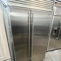 Lg  refrigerator 42” 2023